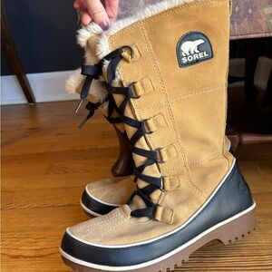 Sorel Women's Camel and Black Winter Boots